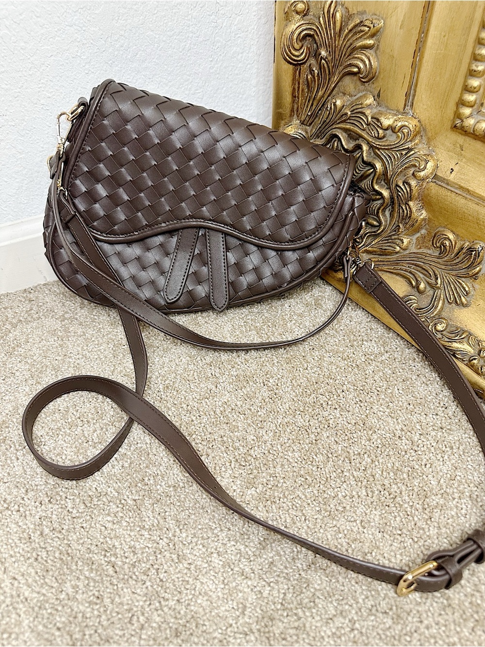 New Vici Urban Expressions Scout Woven Crossbody Bag Purse Brown Vegan Leather